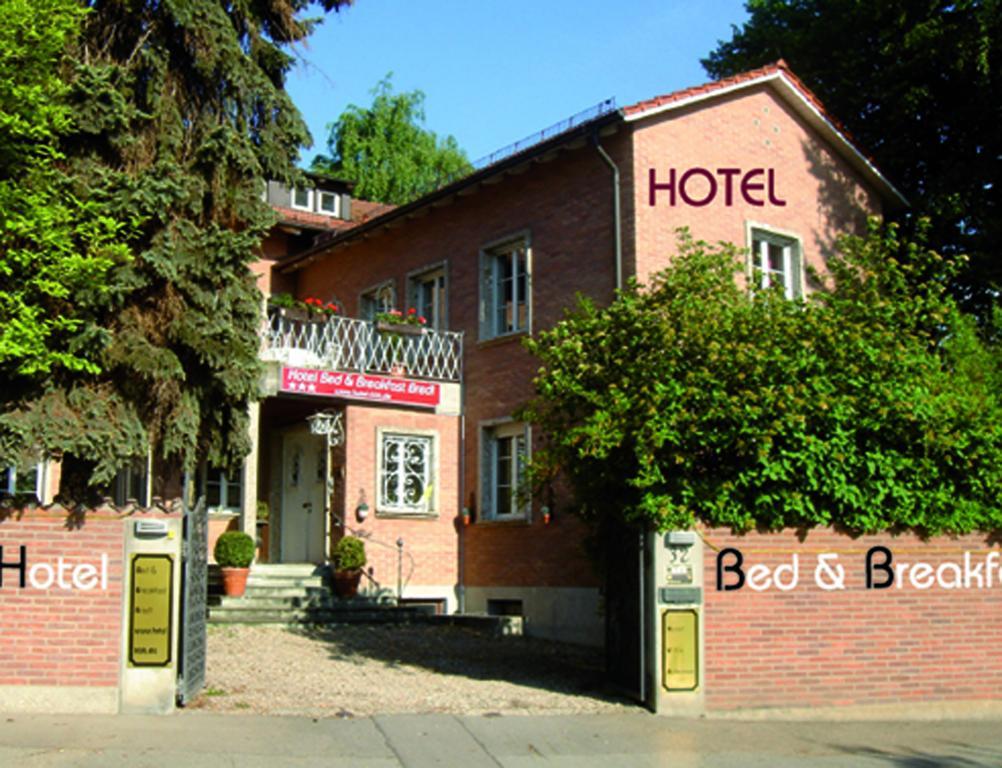 שטראובינג Hotel B&B Bredl In Der Villa Ballestrem מראה חיצוני תמונה