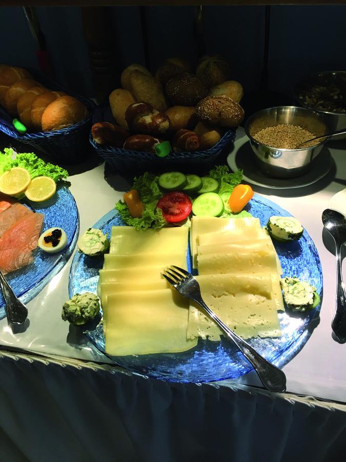 שטראובינג Hotel B&B Bredl In Der Villa Ballestrem מראה חיצוני תמונה
